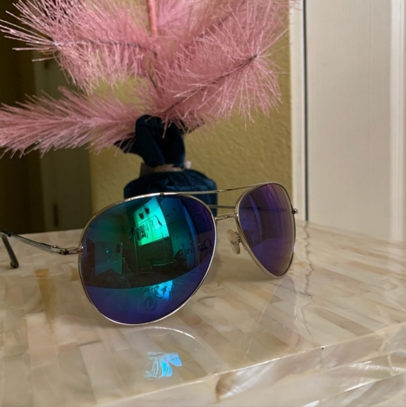 Queen2KeepUp Boutique Accessories Reflector Color Mirrored Aviator